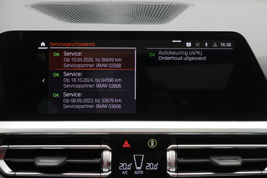 BMW 3 Serie Touring 330e Business Edition Plus M-sport Panoramadak, M-Sportstoelen, Carbon, Camera, Elektr. Trekhaak, 19''