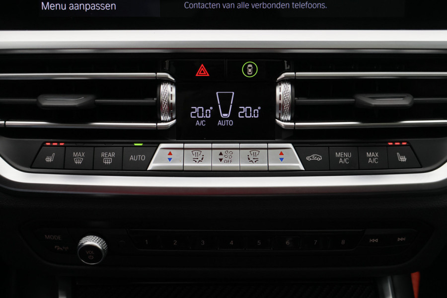 BMW 3 Serie Touring 330e Business Edition Plus M-sport Panoramadak, M-Sportstoelen, Carbon, Camera, Elektr. Trekhaak, 19''