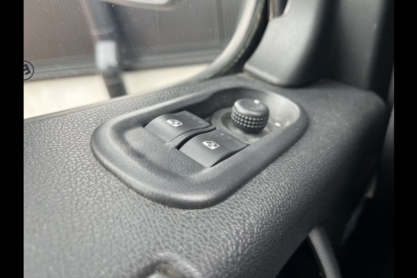 Renault Master T35 2.3 dCi L2H2 3p BPM Vrij! Lease €270 p/m, Imperiaal+Trap, Bedrijfswageninrichting, Navi, PDC, Airco, Trekhaak, Cruise controle, Onderhoudshistorie aanwezig