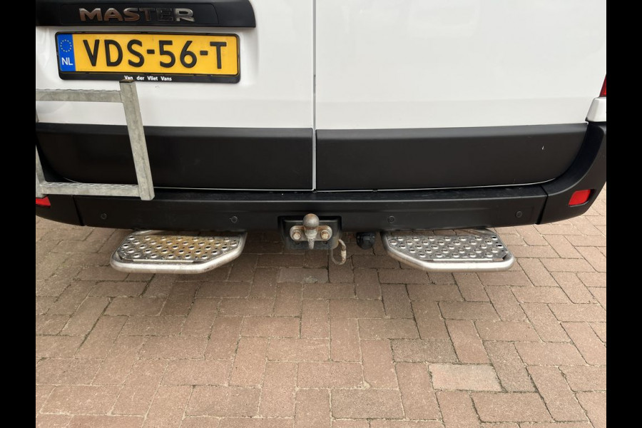 Renault Master T35 2.3 dCi L2H2 3p BPM Vrij! Lease €270 p/m, Imperiaal+Trap, Bedrijfswageninrichting, Navi, PDC, Airco, Trekhaak, Cruise controle, Onderhoudshistorie aanwezig