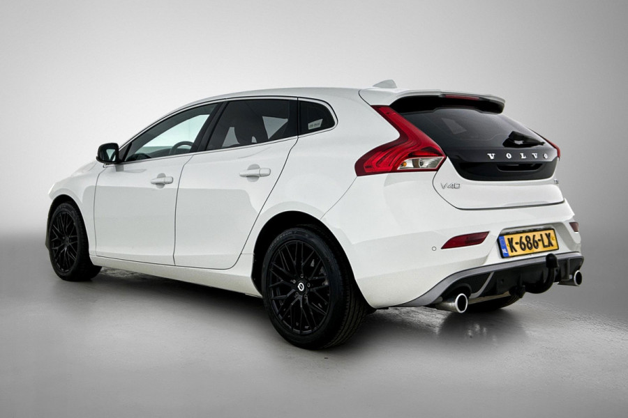 Volvo V40 1.5 T3 Polar+ Sport(Goed OnderH, Panorama, Camera, Trekhaak, Navi, StoelV, PDC V+A, Etc)