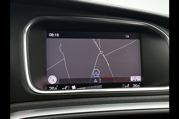 Volvo V40 1.5 T3 Polar+ Sport(Goed OnderH, Panorama, Camera, Trekhaak, Navi, StoelV, PDC V+A, Etc)
