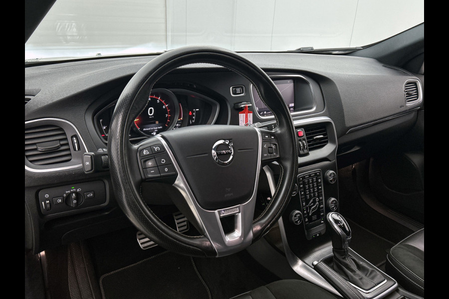 Volvo V40 1.5 T3 Polar+ Sport(Goed OnderH, Panorama, Camera, Trekhaak, Navi, StoelV, PDC V+A, Etc)