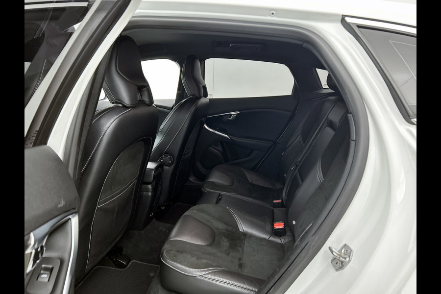 Volvo V40 1.5 T3 Polar+ Sport(Goed OnderH, Panorama, Camera, Trekhaak, Navi, StoelV, PDC V+A, Etc)