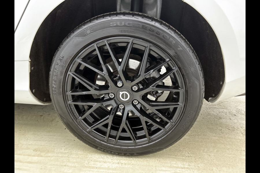 Volvo V40 1.5 T3 Polar+ Sport(Goed OnderH, Panorama, Camera, Trekhaak, Navi, StoelV, PDC V+A, Etc)