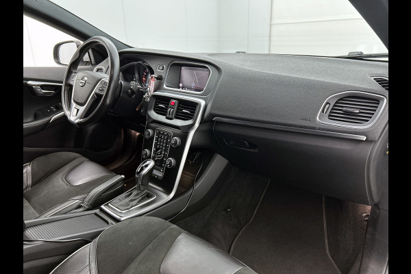 Volvo V40 1.5 T3 Polar+ Sport(Goed OnderH, Panorama, Camera, Trekhaak, Navi, StoelV, PDC V+A, Etc)