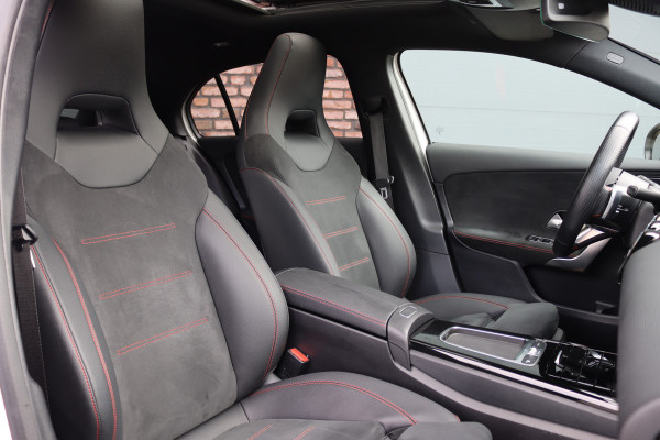 Mercedes-Benz A-Klasse 250 4MATIC AMG Line | 224pk | Panoramadak | Memory | Burmester | Camera | Standkachel | Keyless Go | Apple Carplay | Nightpakket | Verwarmd Stuurwiel |