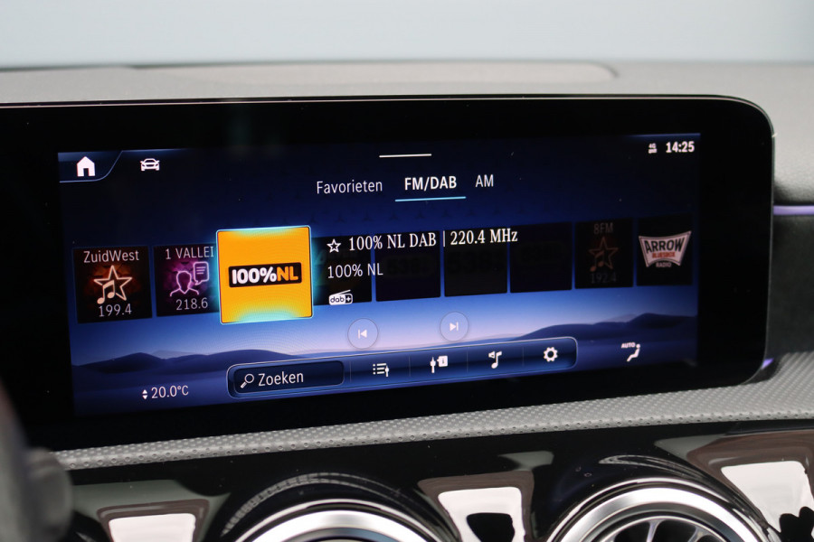 Mercedes-Benz A-Klasse 250 4MATIC AMG Line | 224pk | Panoramadak | Memory | Burmester | Camera | Standkachel | Keyless Go | Apple Carplay | Nightpakket | Verwarmd Stuurwiel |