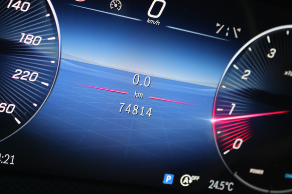 Mercedes-Benz A-Klasse 250 4MATIC AMG Line | 224pk | Panoramadak | Memory | Burmester | Camera | Standkachel | Keyless Go | Apple Carplay | Nightpakket | Verwarmd Stuurwiel |