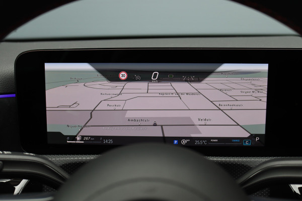 Mercedes-Benz A-Klasse 250 4MATIC AMG Line | 224pk | Panoramadak | Memory | Burmester | Camera | Standkachel | Keyless Go | Apple Carplay | Nightpakket | Verwarmd Stuurwiel |