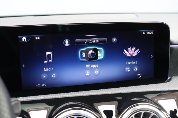 Mercedes-Benz A-Klasse 250 4MATIC AMG Line | 224pk | Panoramadak | Memory | Burmester | Camera | Standkachel | Keyless Go | Apple Carplay | Nightpakket | Verwarmd Stuurwiel |