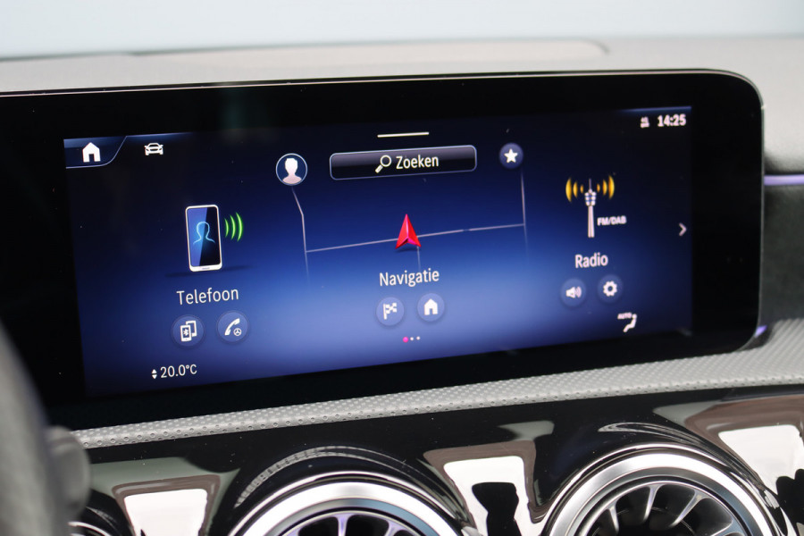 Mercedes-Benz A-Klasse 250 4MATIC AMG Line | 224pk | Panoramadak | Memory | Burmester | Camera | Standkachel | Keyless Go | Apple Carplay | Nightpakket | Verwarmd Stuurwiel |
