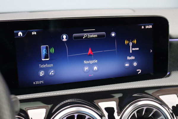 Mercedes-Benz A-Klasse 250 4MATIC AMG Line | 224pk | Panoramadak | Memory | Burmester | Camera | Standkachel | Keyless Go | Apple Carplay | Nightpakket | Verwarmd Stuurwiel |