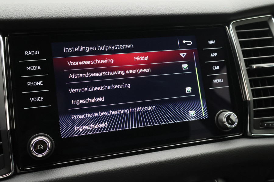 Škoda Kodiaq 1.5 TSI Limited Business Edition Automaat LED, Camera, Apple Carplay, DAB, PDC