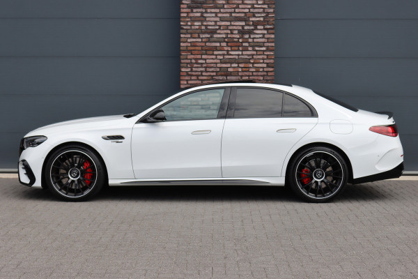 Mercedes-Benz E-Klasse AMG 53 4MATIC+ Premium | 612pk | Hyperscreen | Achterasbesturing | Carbon | AMG Drivers Package | Distronic+ | HUD | Panoramadak | Digital Light | Burmester | Dynamic Plus-pakket |