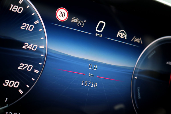 Mercedes-Benz E-Klasse AMG 53 4MATIC+ Premium | 612pk | Hyperscreen | Achterasbesturing | Carbon | AMG Drivers Package | Distronic+ | HUD | Panoramadak | Digital Light | Burmester | Dynamic Plus-pakket |