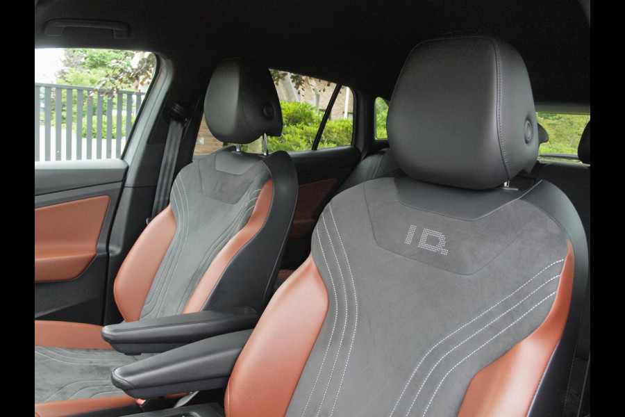 Volkswagen ID.4 Business 77 kWh | IQ. LIGHT | Camera | Sfeerverlichting | Apple Carplay |