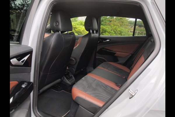 Volkswagen ID.4 Business 77 kWh | IQ. LIGHT | Camera | Sfeerverlichting | Apple Carplay |