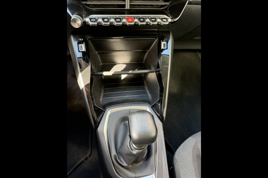 Peugeot 208 1.2 PureTech Pack 101PK -61.000 KM - Navigatie / Apple CarPlay I Airco I LED I PDC I Sport velgen I Dealer onderhouden