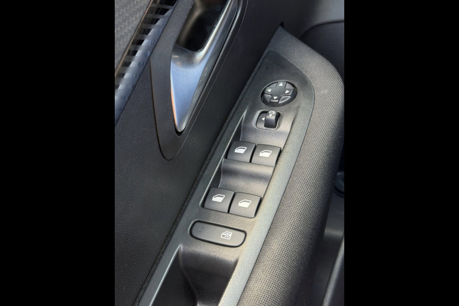 Peugeot 208 1.2 PureTech Pack 101PK -61.000 KM - Navigatie / Apple CarPlay I Airco I LED I PDC I Sport velgen I Dealer onderhouden