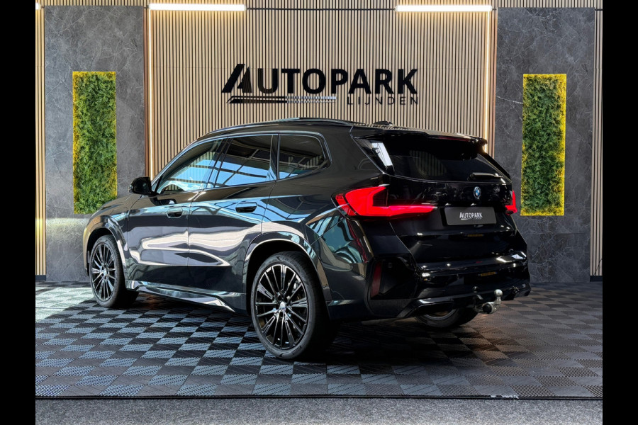 BMW X1 XDrive25e |M-Sport|PANO|HuD|360 CAMERA|TREKHAAK|FABRIEKSGARANTIE|DEALER ONDERHOUDEN|SFEERVERLICHTING|DODEHOEK ASSISTENT|VOL