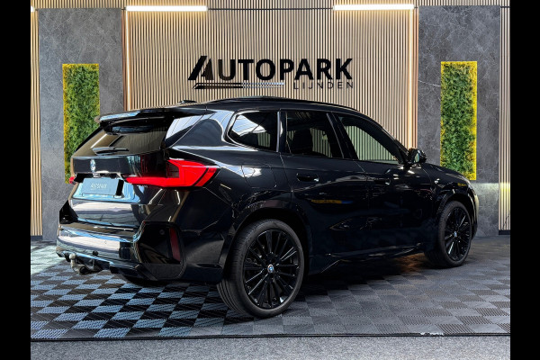 BMW X1 XDrive25e |M-Sport|PANO|HuD|360 CAMERA|TREKHAAK|FABRIEKSGARANTIE|DEALER ONDERHOUDEN|SFEERVERLICHTING|DODEHOEK ASSISTENT|VOL
