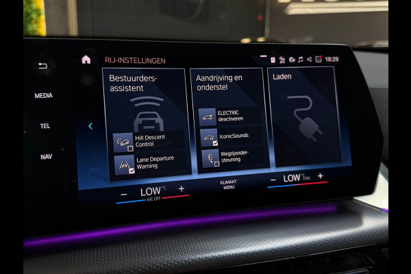 BMW X1 XDrive25e |M-Sport|PANO|HuD|360 CAMERA|TREKHAAK|FABRIEKSGARANTIE|DEALER ONDERHOUDEN|SFEERVERLICHTING|DODEHOEK ASSISTENT|VOL