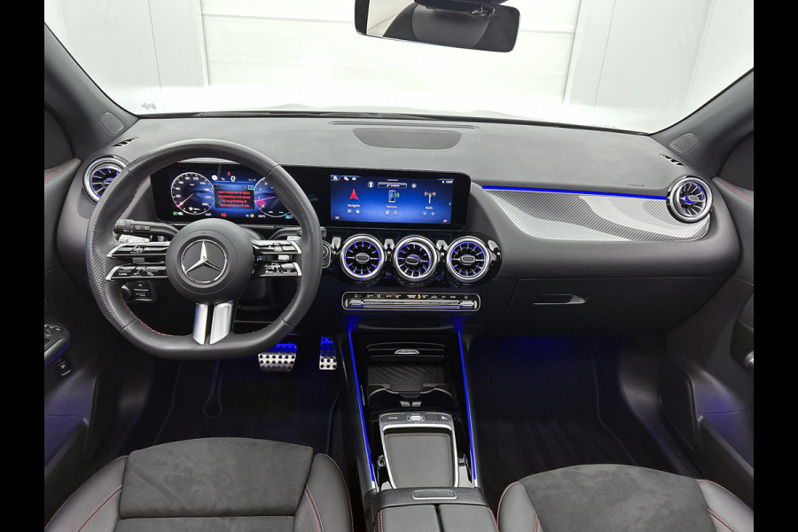 Mercedes-Benz GLA 180 AMG Line | AMG-Line In en Exterieur | Lichtmetalen velgen | panoramadak | Parking support | wide screen | Navigatie | Inclusief 24 maanden MB Certified garantie voor Europa.