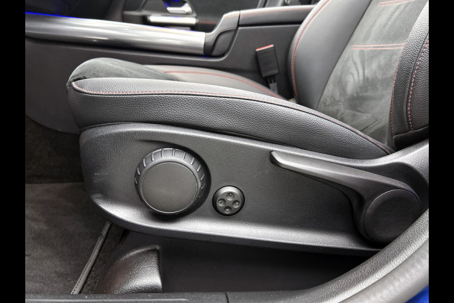 Mercedes-Benz GLA 180 AMG Line | AMG-Line In en Exterieur | Lichtmetalen velgen | panoramadak | Parking support | wide screen | Navigatie | Inclusief 24 maanden MB Certified garantie voor Europa.