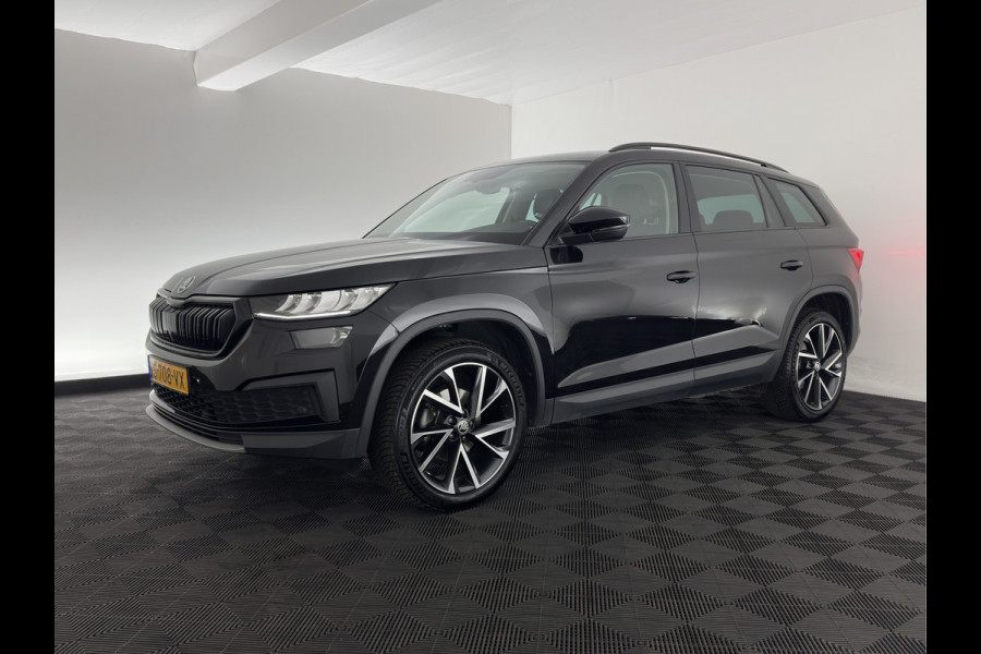 Škoda Kodiaq 1.5 TSI Business Edition (INCL-BTW) *LEATHER-FABRIC | FULL-LED | DIGI-COCKPIT | CAMERA | KEYLESS | DAB+ | NAVI-FULLMAP | SPORTSEATS | PRIVACY-GLASS | ECC | PDC | TOWBAR | CRUISE | 20''ALU*