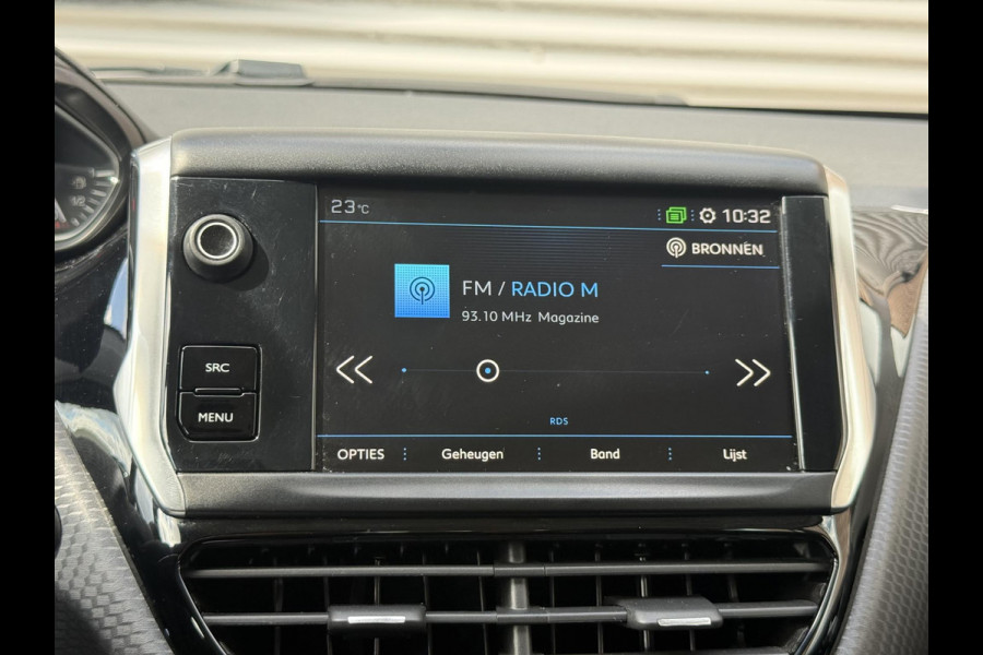 Peugeot 208 1.2 PureTech Blue Lease Executive 2e Eigenaar|Navi|Carplay|D-riem vv in 2025|Trekhaak|PDC|Clima|N.A.P|APK tot 02-2027