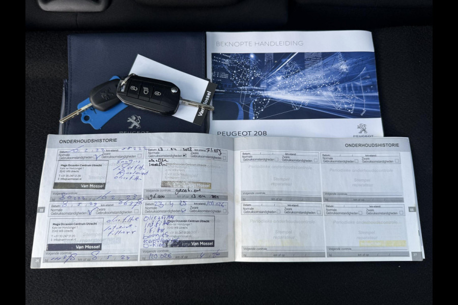 Peugeot 208 1.2 PureTech Blue Lease Executive 2e Eigenaar|Navi|Carplay|D-riem vv in 2025|Trekhaak|PDC|Clima|N.A.P|APK tot 02-2027