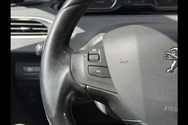 Peugeot 208 1.2 PureTech Blue Lease Executive 2e Eigenaar|Navi|Carplay|D-riem vv in 2025|Trekhaak|PDC|Clima|N.A.P|APK tot 02-2027