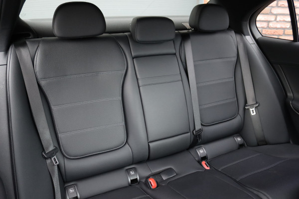 Mercedes-Benz C-Klasse 300 e 4MATIC AMG Line | Massage | HUD | Memory | Leder | Keyless Go | Dodehoekassistent | Digital Light |  Augmented Reality | Surround Camera | Advanced Sound System |