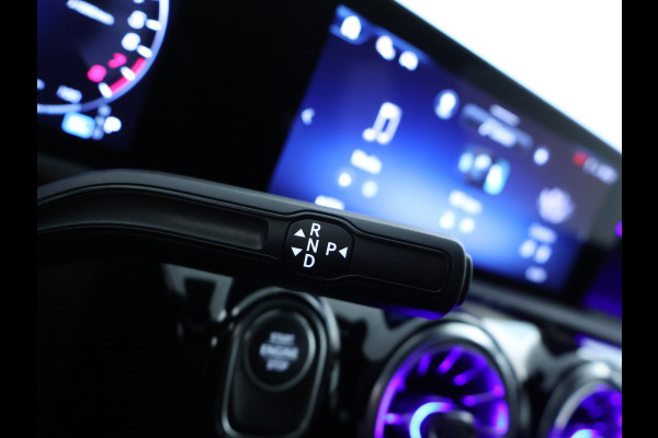 Mercedes-Benz A-Klasse 250 e Plug-In Hybride AMG Sportpakket | Sfeerverlichting | Keyless Go | Parkeerpakket met Camera | CarPlay | Inclusief 24 maanden Mercedes-Benz Certified garantie voor Europa. garage-sale
