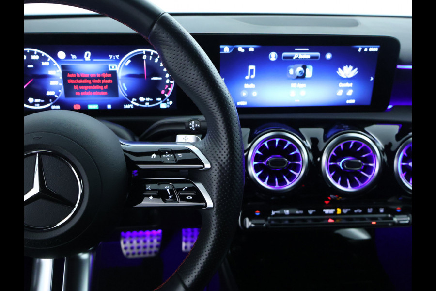 Mercedes-Benz A-Klasse 250 e Plug-In Hybride AMG Sportpakket | Sfeerverlichting | Keyless Go | Parkeerpakket met Camera | CarPlay | Inclusief 24 maanden Mercedes-Benz Certified garantie voor Europa. garage-sale