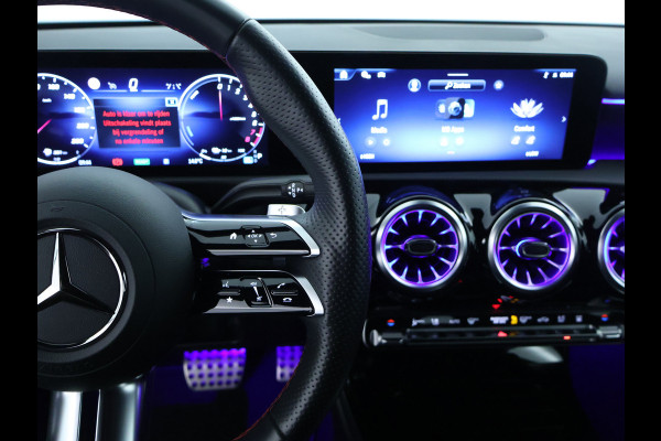 Mercedes-Benz A-Klasse 250 e Plug-In Hybride AMG Sportpakket | Sfeerverlichting | Keyless Go | Parkeerpakket met Camera | CarPlay | Inclusief 24 maanden Mercedes-Benz Certified garantie voor Europa. garage-sale
