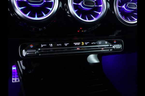 Mercedes-Benz A-Klasse 250 e Plug-In Hybride AMG Sportpakket | Sfeerverlichting | Keyless Go | Parkeerpakket met Camera | CarPlay | Inclusief 24 maanden Mercedes-Benz Certified garantie voor Europa. garage-sale