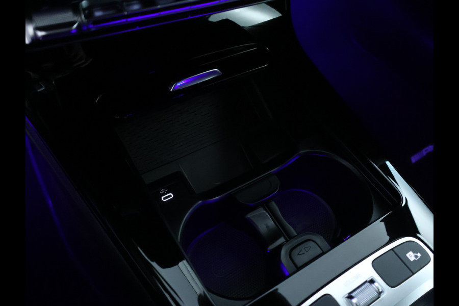 Mercedes-Benz A-Klasse 250 e Plug-In Hybride AMG Sportpakket | Sfeerverlichting | Keyless Go | Parkeerpakket met Camera | CarPlay | Inclusief 24 maanden Mercedes-Benz Certified garantie voor Europa. garage-sale