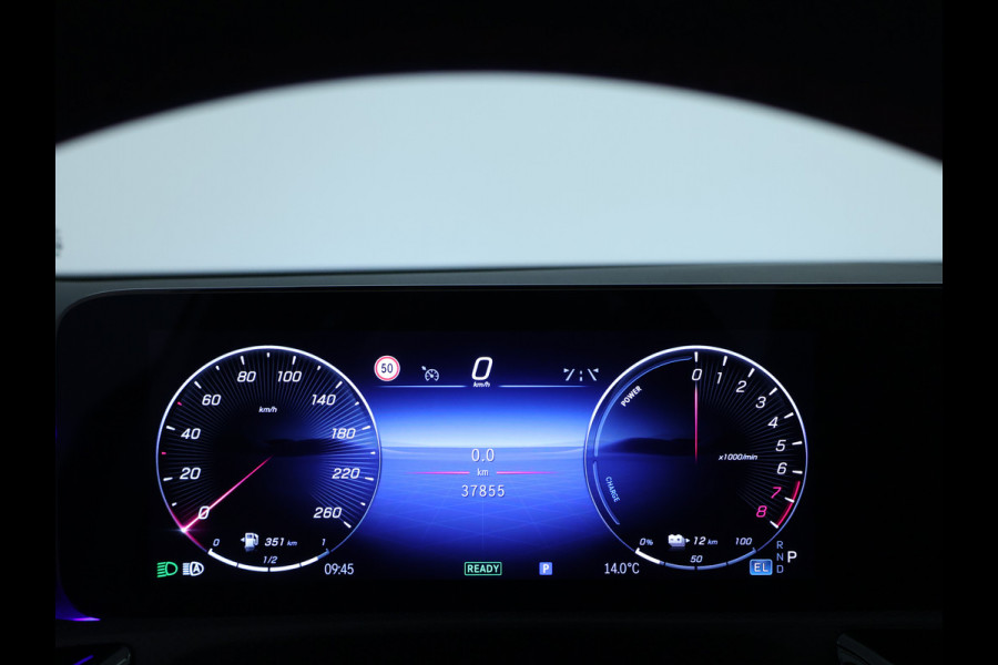 Mercedes-Benz A-Klasse 250 e Plug-In Hybride AMG Sportpakket | Sfeerverlichting | Keyless Go | Parkeerpakket met Camera | CarPlay | Inclusief 24 maanden Mercedes-Benz Certified garantie voor Europa. garage-sale