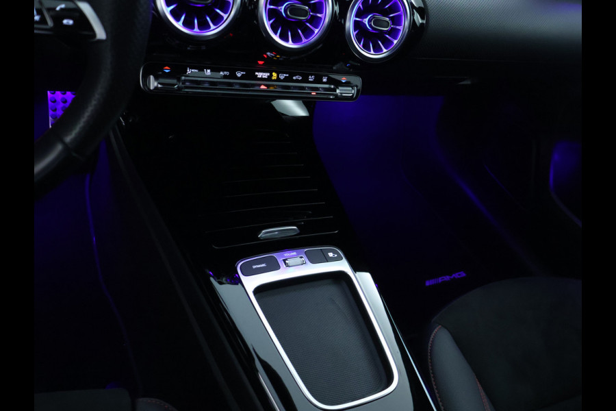 Mercedes-Benz A-Klasse 250 e Plug-In Hybride AMG Sportpakket | Sfeerverlichting | Keyless Go | Parkeerpakket met Camera | CarPlay | Inclusief 24 maanden Mercedes-Benz Certified garantie voor Europa. garage-sale