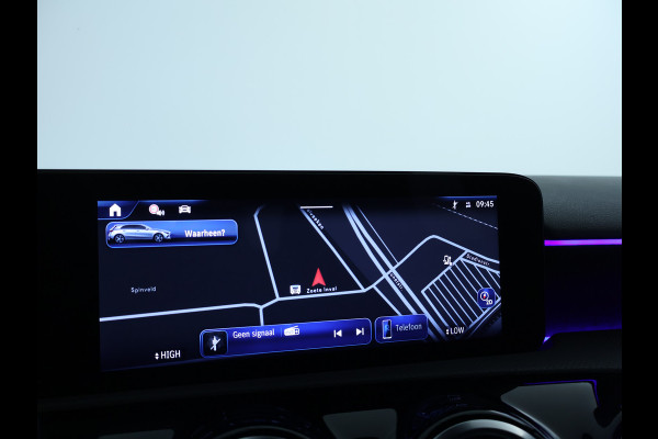 Mercedes-Benz A-Klasse 250 e Plug-In Hybride AMG Sportpakket | Sfeerverlichting | Keyless Go | Parkeerpakket met Camera | CarPlay | Inclusief 24 maanden Mercedes-Benz Certified garantie voor Europa. garage-sale