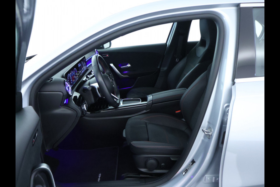 Mercedes-Benz A-Klasse 250 e Plug-In Hybride AMG Sportpakket | Sfeerverlichting | Keyless Go | Parkeerpakket met Camera | CarPlay | Inclusief 24 maanden Mercedes-Benz Certified garantie voor Europa. garage-sale