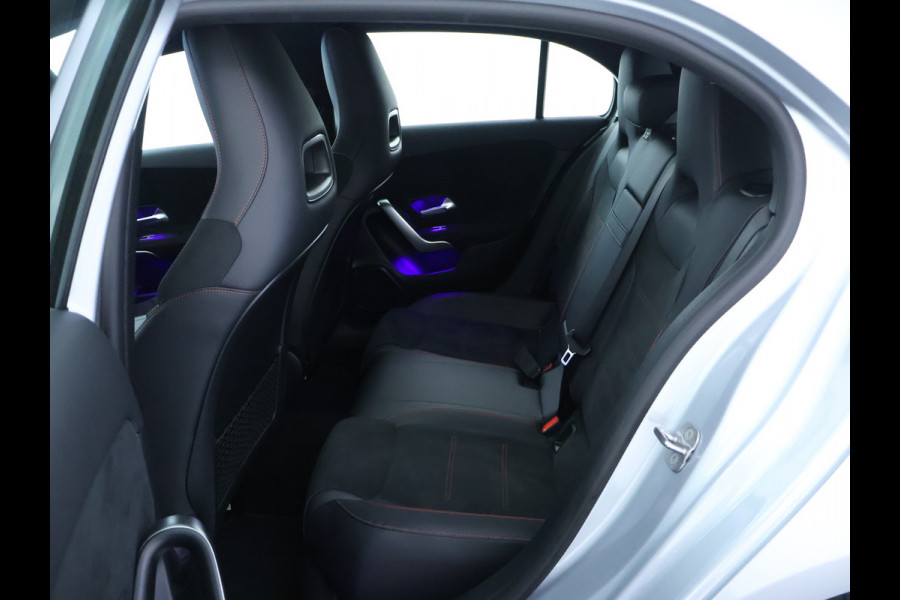 Mercedes-Benz A-Klasse 250 e Plug-In Hybride AMG Sportpakket | Sfeerverlichting | Keyless Go | Parkeerpakket met Camera | CarPlay | Inclusief 24 maanden Mercedes-Benz Certified garantie voor Europa. garage-sale