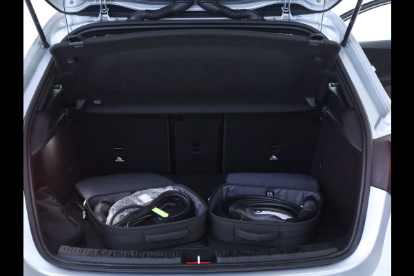 Mercedes-Benz A-Klasse 250 e Plug-In Hybride AMG Sportpakket | Sfeerverlichting | Keyless Go | Parkeerpakket met Camera | CarPlay | Inclusief 24 maanden Mercedes-Benz Certified garantie voor Europa. garage-sale