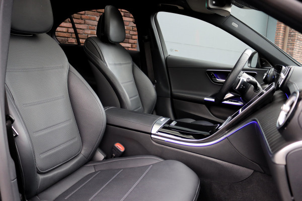 Mercedes-Benz C-Klasse 300 e 4MATIC AMG Line | Distronic+ | Massage | Burmester | Panoramadak | Memory | Digital Light | HUD | Surround Camera | Augmented Reality | Verwarmd Stuurwiel |