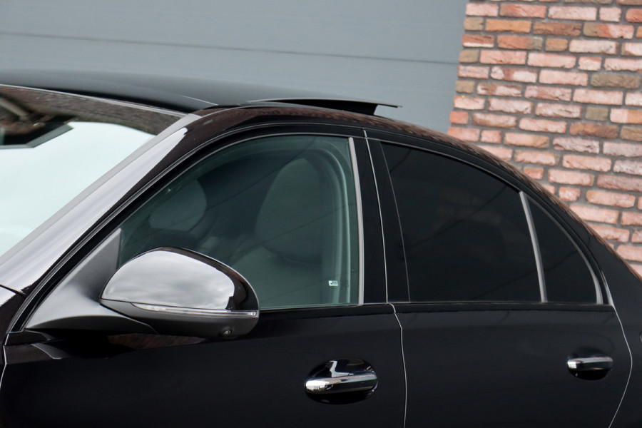 Mercedes-Benz C-Klasse 300 e 4MATIC AMG Line | Distronic+ | Massage | Burmester | Panoramadak | Memory | Digital Light | HUD | Surround Camera | Augmented Reality | Verwarmd Stuurwiel |