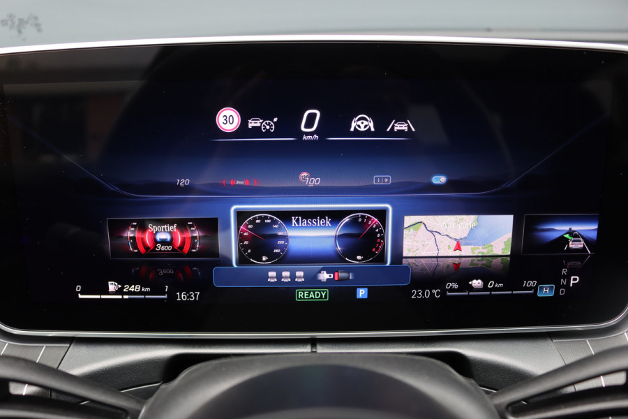 Mercedes-Benz C-Klasse 300 e 4MATIC AMG Line | Distronic+ | Massage | Burmester | Panoramadak | Memory | Digital Light | HUD | Surround Camera | Augmented Reality | Verwarmd Stuurwiel |
