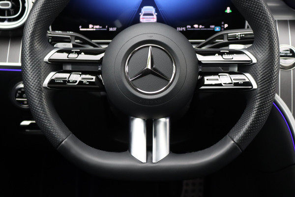 Mercedes-Benz C-Klasse 300 e 4MATIC AMG Line | Distronic+ | Massage | Burmester | Panoramadak | Memory | Digital Light | HUD | Surround Camera | Augmented Reality | Verwarmd Stuurwiel |