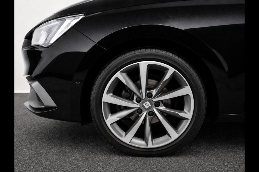 Seat Leon 1.0 eTSI FR Business Intense Matrix LED Adaptive Cruise Park Assist Virtual Cockpit 10" navigatie 18" Velgen Side Assist/uitparkeerhulp